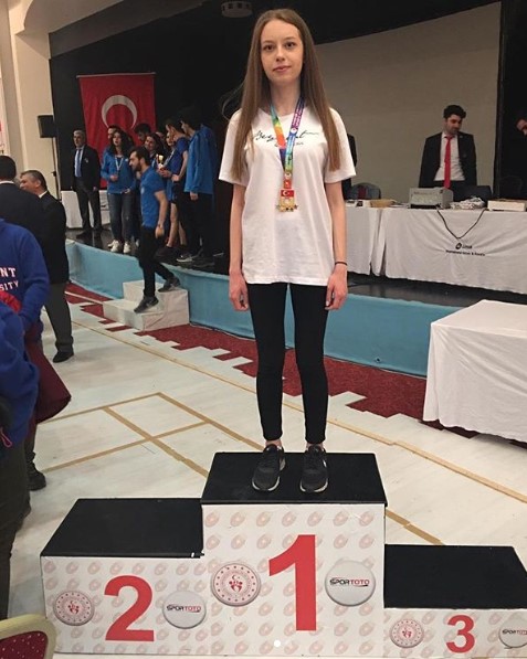 Öğrencimiz Gizem Kahya Satrançta Türkiye Şampiyonu Oldu (1)