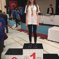 ÖğrencimizGizemKahyaSatrançtaTürkiyeŞampiyonuOldu1