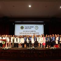 meslege-ilk-adimi-attilar-beyaz-onlukleri-giydiler