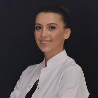 sut-disleri-arasinda-bosluga-dikkat-dislerde-caprasikliga-neden-oluyor