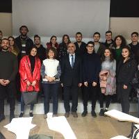 Konuğumuzöğrencilerimizlehatırafotoğrafıçekildi
